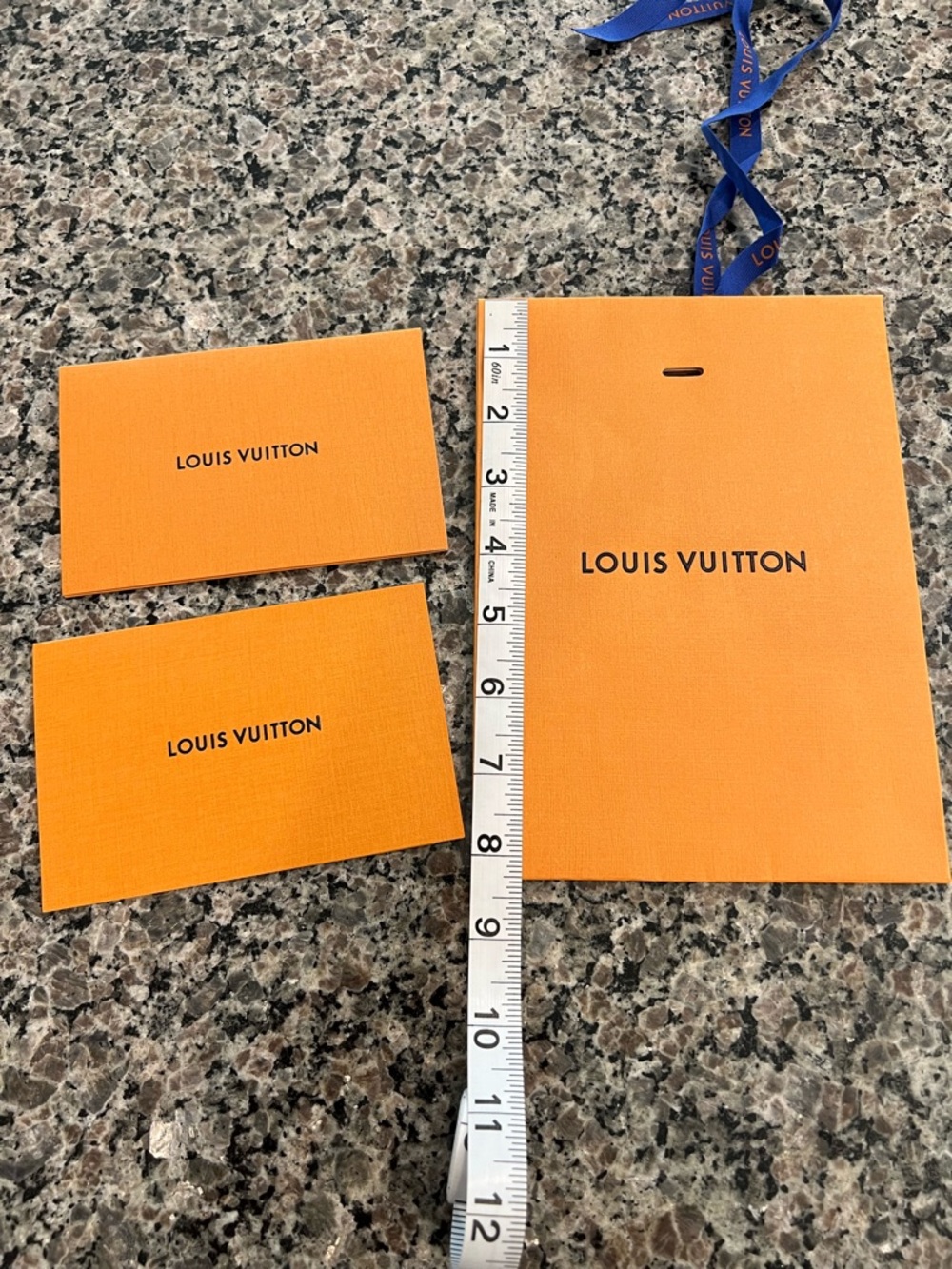 Lot of Louis Vuitton Paper Gift Bags, Boxes and Cards - Picture 4 of 16